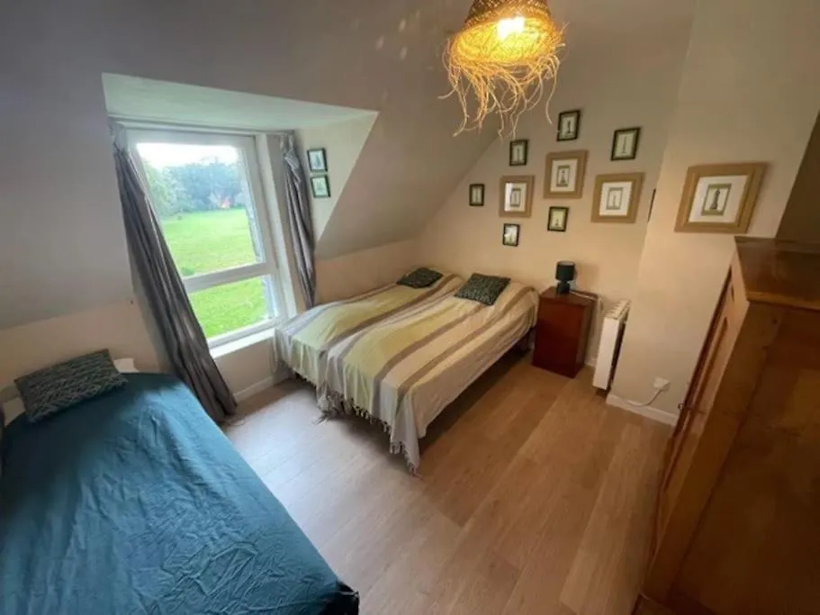 Villa, Piscine 3 Ha 12A15 Personnes Crach France