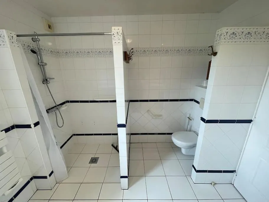 Villa, Piscine 3 Ha 12A15 Personnes Crach Holiday home