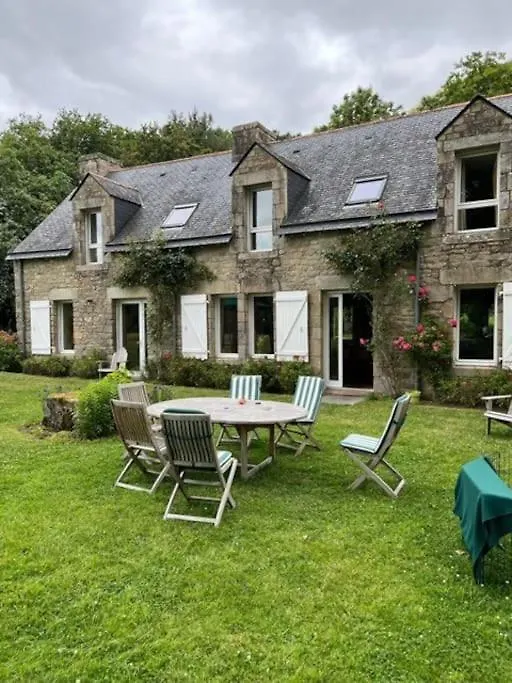 Villa, Piscine 3 Ha 12A15 Personnes Crach 0*,  France